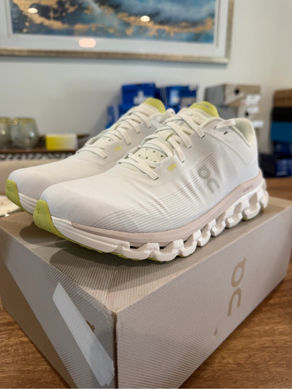 On Cloudflow 4 - White and Lime- Size 9.5W/8M BNIB - MSRP 200$